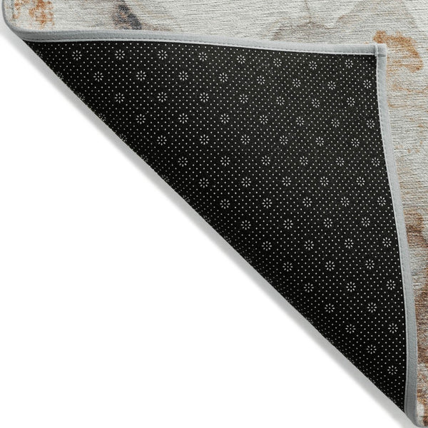 Homeroots 3' Botanical Leaves Washable Area Rug – Stylish Indoor Outdoor Accent For Home & Patio Spaces Silver Polyester 618434