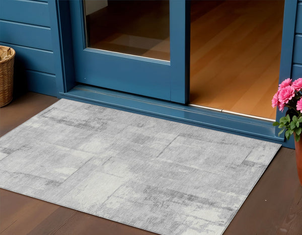 Homeroots 3' Geometric Washable Indoor Outdoor Area Rug – Durable, Stylish, And Perfect For Any Space Gray Polyester 618589