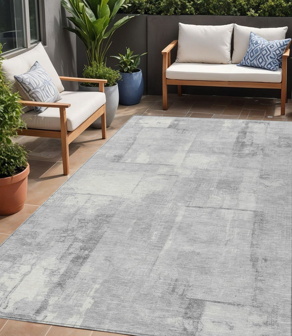 Homeroots 3' Geometric Washable Indoor Outdoor Area Rug – Durable, Stylish, And Perfect For Any Space Gray Polyester 618590