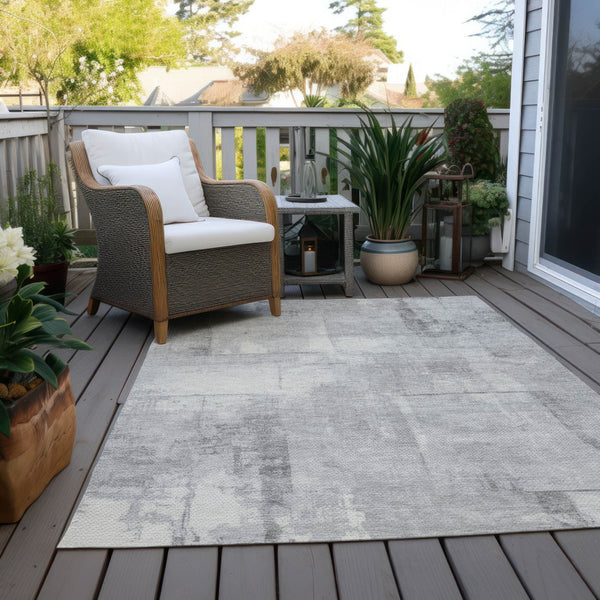 Homeroots 3' Geometric Washable Indoor Outdoor Area Rug – Durable, Stylish, And Perfect For Any Space Gray Polyester 618593