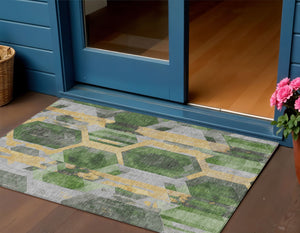 Homeroots 3' X 5' Geometric Washable Indoor Outdoor Area Rug - Stylish, Durable, And Easy To Maintain For Any Space Green Polyester 618745