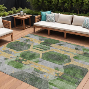 Homeroots 3' X 5' Geometric Washable Indoor Outdoor Area Rug - Stylish, Durable, And Easy To Maintain For Any Space Green Polyester 618748
