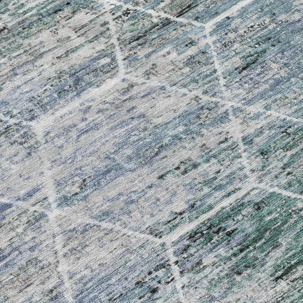 HomeRoots 8' Teal Blue Gray Ivory Round Geometric Rug - Stylish, Washable, Indoor-Outdoor Durability for All Spaces 618909
