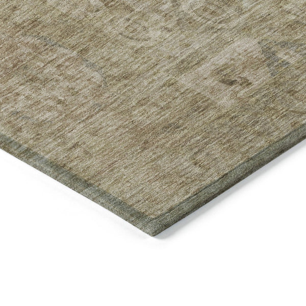 HomeRoots 8' Tan and Gray Round Medallion Rug - Stylish, Washable Indoor/Outdoor Area Rug for High-Traffic Spaces 619573