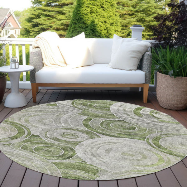 HomeRoots 8' Artichoke Green and Silver Round Geometric Area Rug – Stylish, Washable, Indoor-Outdoor Versatility 619747