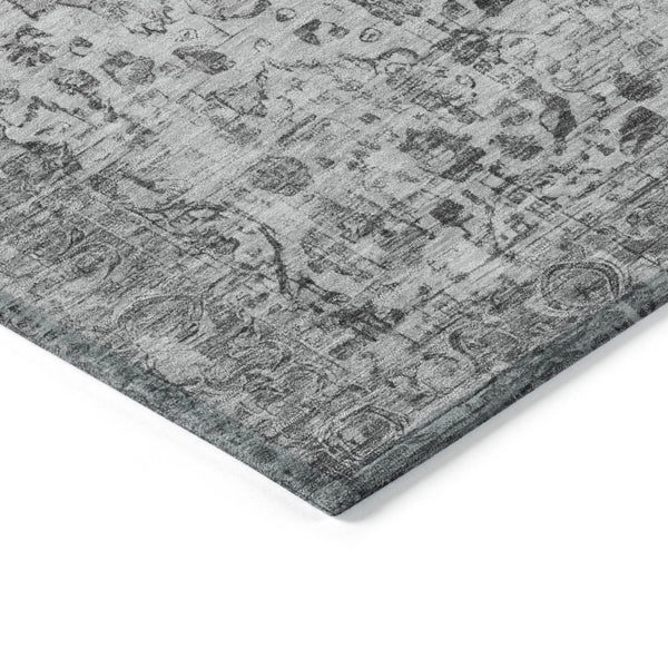 HomeRoots 8' Gray and Silver Round Floral Area Rug - Stylish, Washable, Indoor/Outdoor Design for Any Space 619927