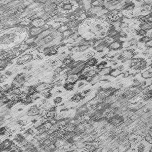 HomeRoots 8' Gray and Silver Round Floral Area Rug - Stylish, Washable, Indoor/Outdoor Design for Any Space 619927