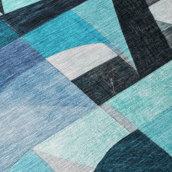HomeRoots 8' Teal Blue Round Abstract Area Rug - Washable, Durable, Indoor/Outdoor Comfort for Modern Spaces 619995