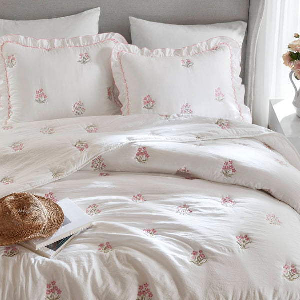 English Elm 3-piece Floral Embroidered Quilt Set Ruffled Trim Romantic Bedding for Full Queen Beds White+Pink B035P463192