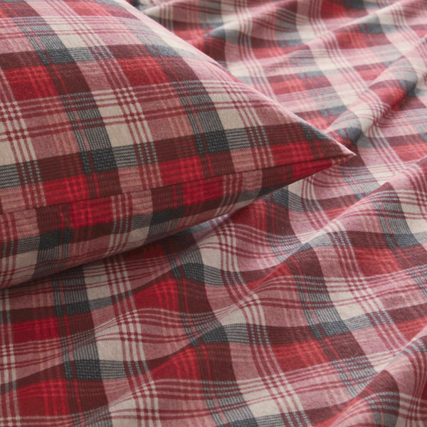 English Elm 3 Pcs Twin Sheet Set - Cozy Red Plaid Cotton Flannel For Warmth, Comfort, And Timeless Style B035P319781