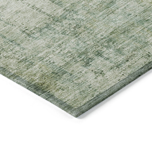 HomeRoots 8' Artichoke Green & Ivory Round Abstract Washable Rug - Stylish Indoor/Outdoor Area Essential 620253