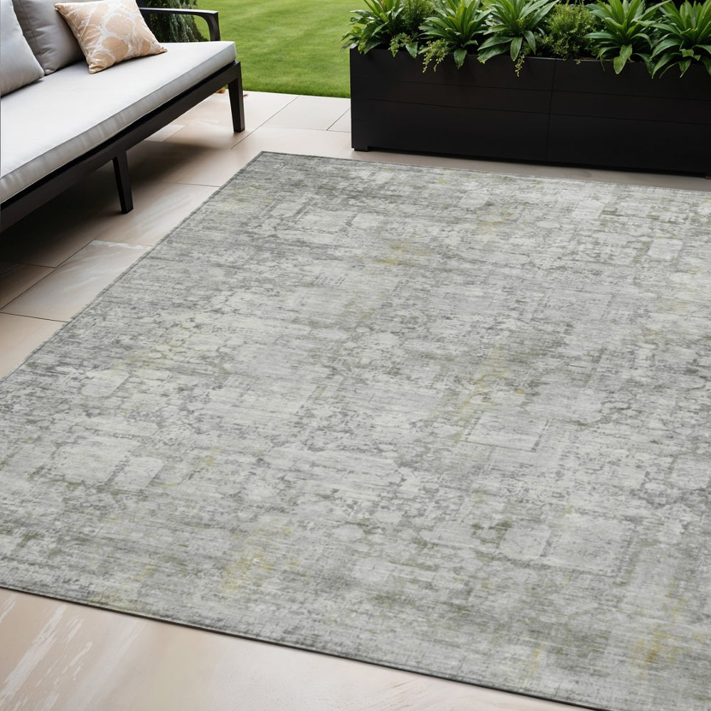 HomeRoots 5' Stylish Gray and Ivory Abstract Washable Area Rug for Indoor/Outdoor Use - Durable & Versatile! 620270