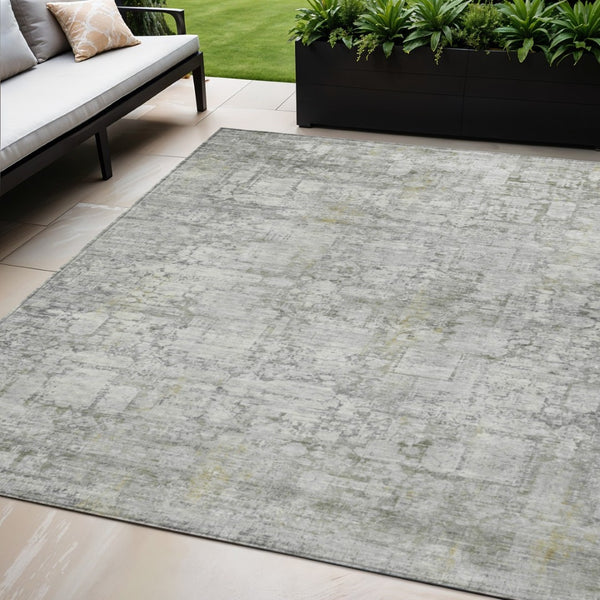 HomeRoots 5' Stylish Gray and Ivory Abstract Washable Area Rug for Indoor/Outdoor Use - Durable & Versatile! 620270