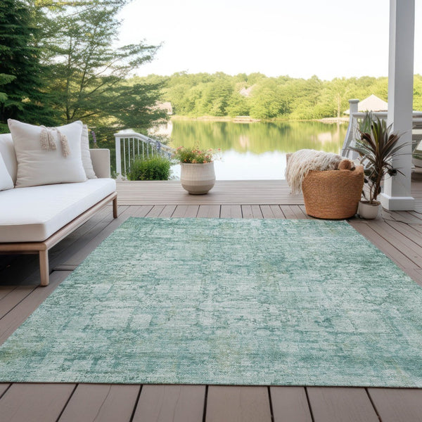 HomeRoots 5' Teal Blue and Ivory Abstract Washable Area Rug - Stylish, Durable, Indoor/Outdoor Versatility! 620282
