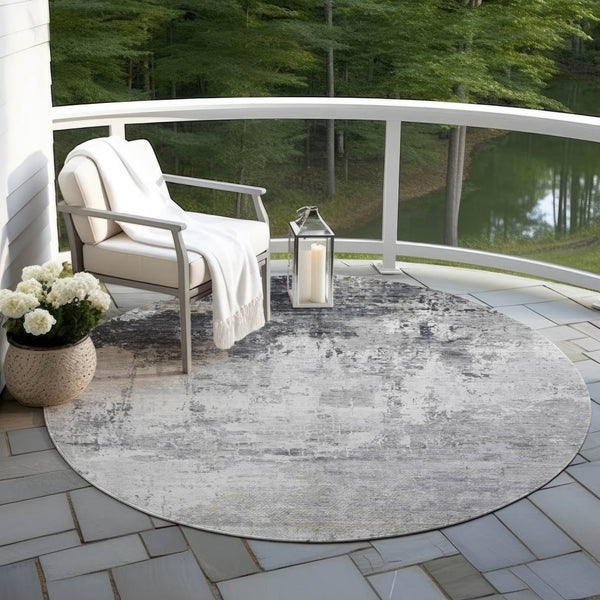 HomeRoots 8' Gray and Ivory Round Abstract Area Rug - Washable, Durable, Modern Design for Indoor & Outdoor Use 620331