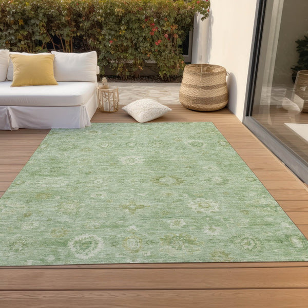 HomeRoots 5' Washable Damask Area Rug in Artichoke Green, Ivory & Mint - Durable for Indoor/Outdoor Spaces 620414