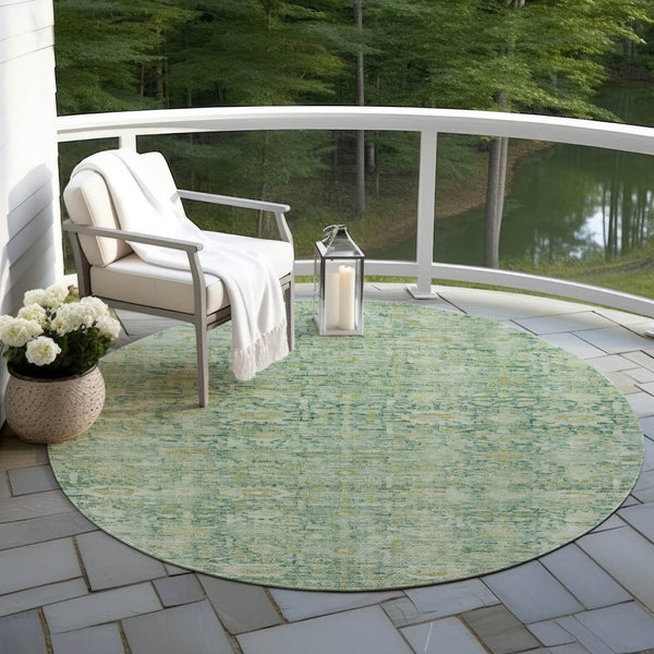 HomeRoots 8' Vibrant Artichoke Green & Teal Blue Round Oriental Area Rug – Washable for Indoor & Outdoor Use! 620583