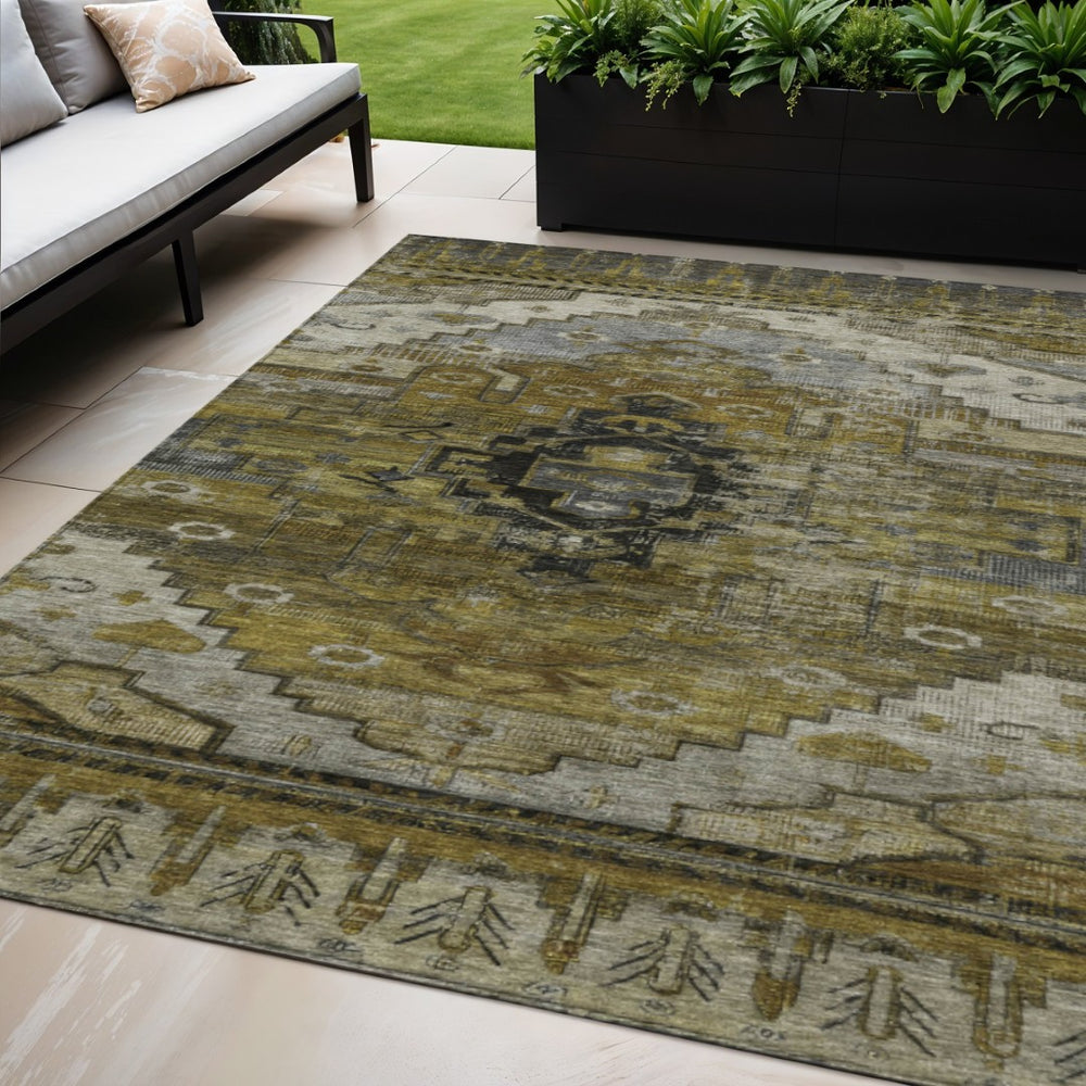 HomeRoots 5' Indoor Outdoor Tribal Area Rug in Brown, Ivory & Gray - Stylish, Washable, & Durable Design! 620642