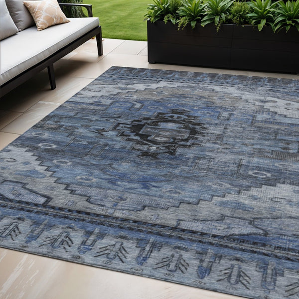 HomeRoots 5' Washable Blue Ivory Gray Tribal Area Rug - Durable Indoor Outdoor Design for Every Space! 620648