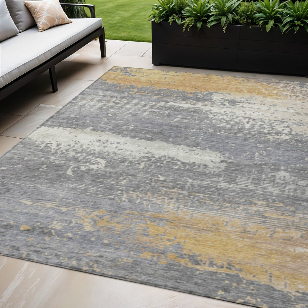 HomeRoots 5' Indoor Outdoor Abstract Area Rug in Gold, Gray & Silver – Stylish, Washable & Durable Design 620696