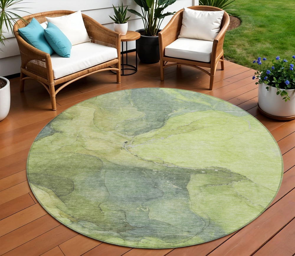 HomeRoots 8' Stylish Green and Gray Abstract Washable Round Area Rug for Indoor Outdoor Use – Durable & Chic! 620805