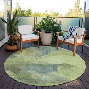 HomeRoots 8' Stylish Green and Gray Abstract Washable Round Area Rug for Indoor Outdoor Use – Durable & Chic! 620805