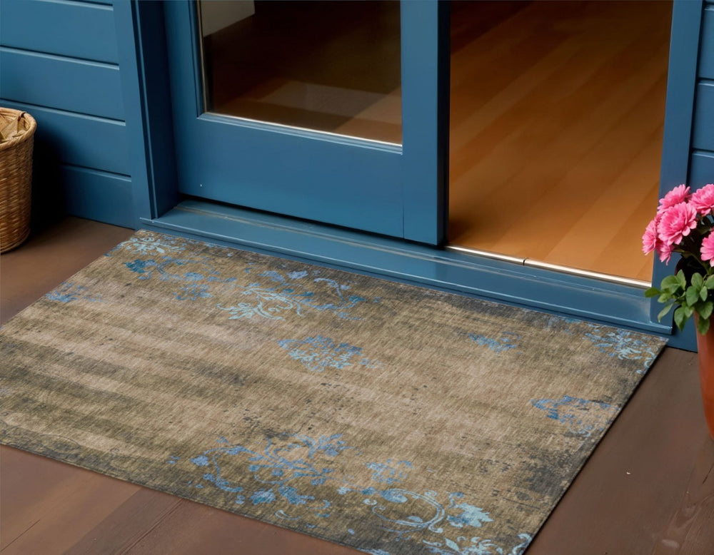 HomeRoots 8' Round Floral Area Rug in Taupe & Blue - Washable, Durable, Ideal for Indoor & Outdoor Spaces! 621028