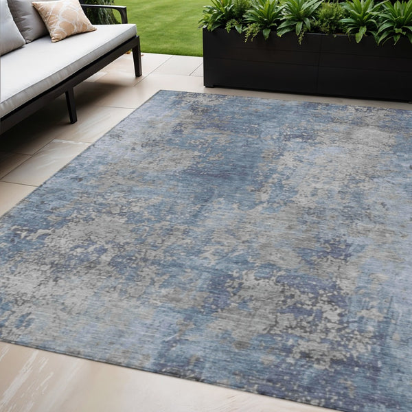 HomeRoots 5' Denim Blue & Silver Abstract Washable Area Rug - Durable Indoor/Outdoor Style for Any Space! 621045