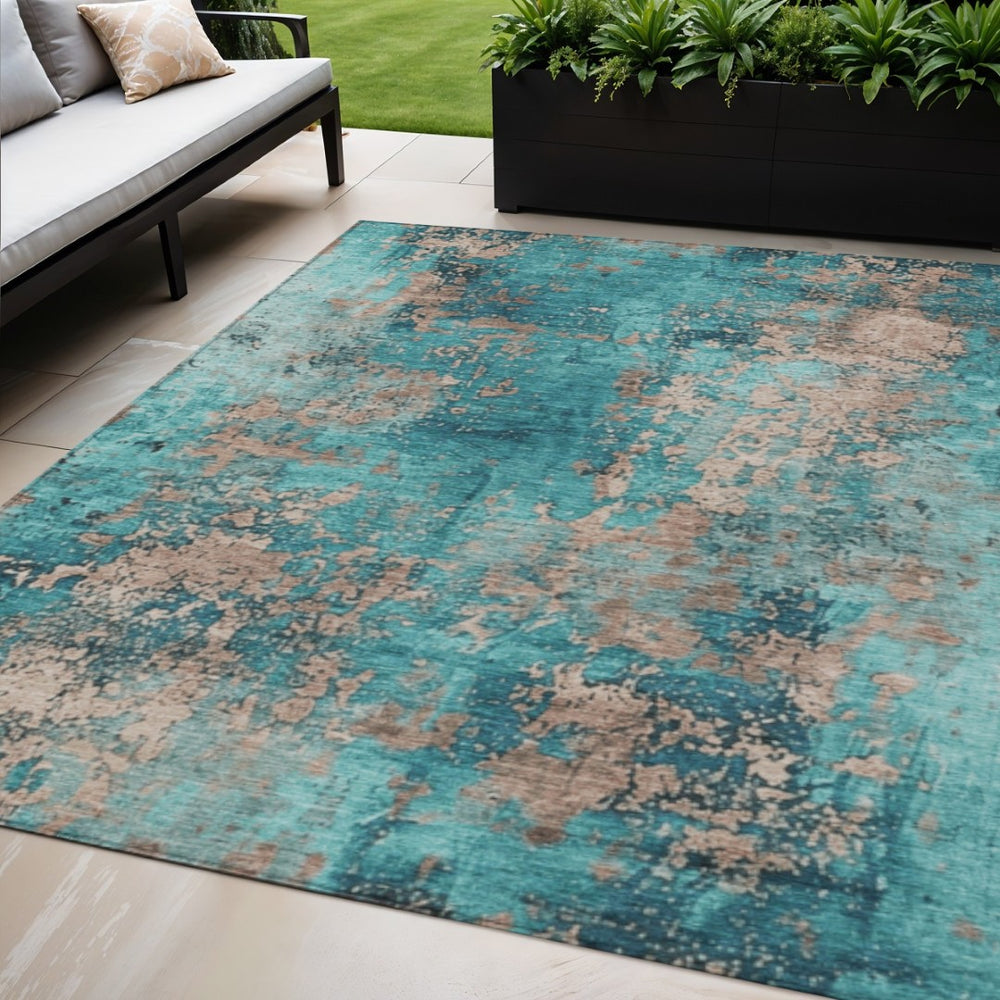 HomeRoots 5' Teal Blue & Beige Abstract Area Rug - Washable, Durable Design for Indoor & Outdoor Spaces 621069