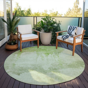 HomeRoots 8' Artichoke Green and Ivory Round Abstract Rug – Washable, Durable, Ideal for Indoor & Outdoor Spaces 621106
