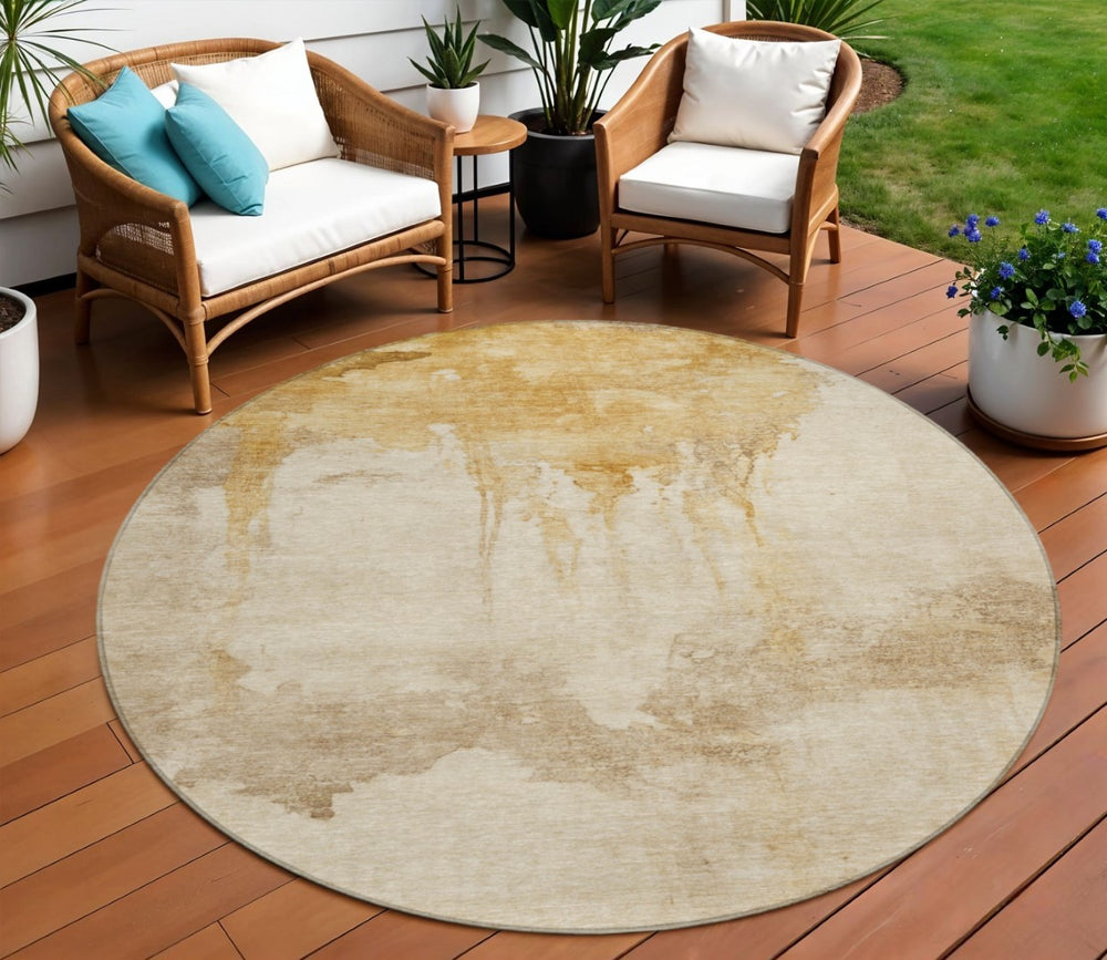 HomeRoots 8' Gold and Beige Round Abstract Area Rug – Stylish, Durable, Washable Indoor/Outdoor Accent for Homes 621112
