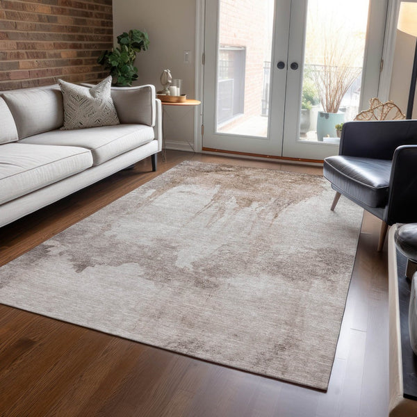 HomeRoots 5' Taupe and Ivory Abstract Area Rug - Washable, Durable Design for Indoor and Outdoor Spaces 621129
