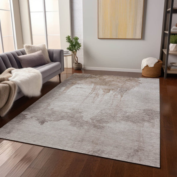 HomeRoots 5' Taupe and Ivory Abstract Area Rug - Washable, Durable Design for Indoor and Outdoor Spaces 621129