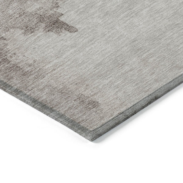 HomeRoots 8' Taupe and Ivory Round Abstract Washable Area Rug - Durable, Stylish, Indoor/Outdoor Versatility 621130