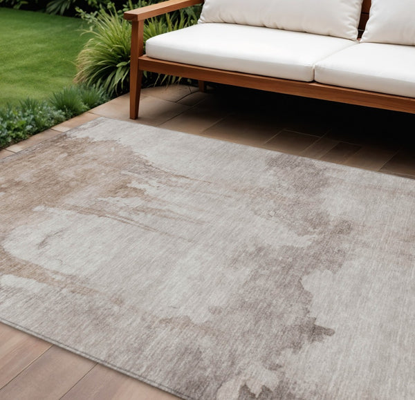 HomeRoots 8' X 10' Taupe and Ivory Modern Abstract Washable Area Rug for Indoor & Outdoor Versatility 621131