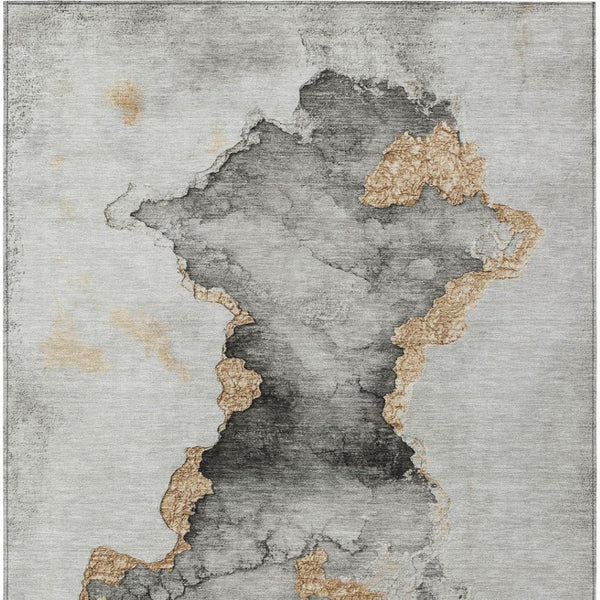 HomeRoots 5' Gray and Gold Abstract Washable Area Rug - Durable Indoor/Outdoor Design for Modern Spaces 621153
