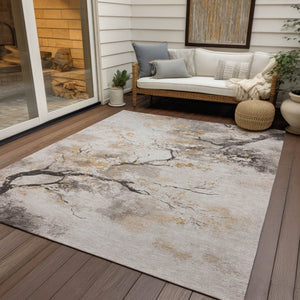 HomeRoots 5' Washable Beige and Charcoal Floral Indoor-Outdoor Area Rug - Durable, Stylish, Easy Care! 621209