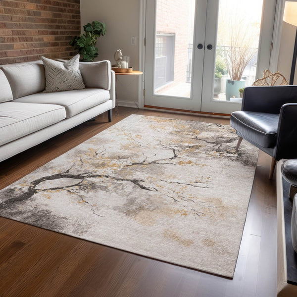 HomeRoots 5' Washable Beige and Charcoal Floral Indoor-Outdoor Area Rug - Durable, Stylish, Easy Care! 621209
