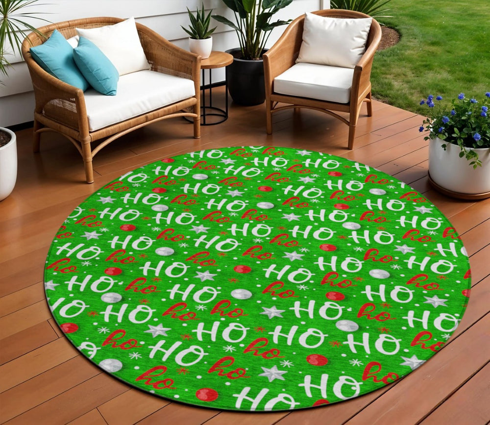 HomeRoots 8' Festive Green, White & Red Round "Ho Ho Ho" Washable Rug - Durable, Stylish for Indoor & Outdoor Use 621246