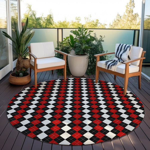 HomeRoots 8' Bold Black, Red & White Round Argyle Washable Area Rug - Perfect for Indoor/Outdoor Spaces! 621282
