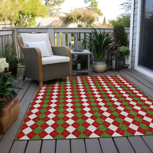 HomeRoots 5' X 8' Argyle Area Rug - Red, White & Green Indoor/Outdoor Design, Stain-Resistant, Machine Washable 621293