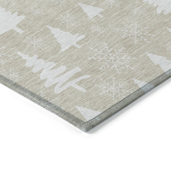 HomeRoots 8' Beige and Ivory Round Area Rug - Durable, Washable Design for Indoor/Outdoor Spaces, Cozy Style 621372
