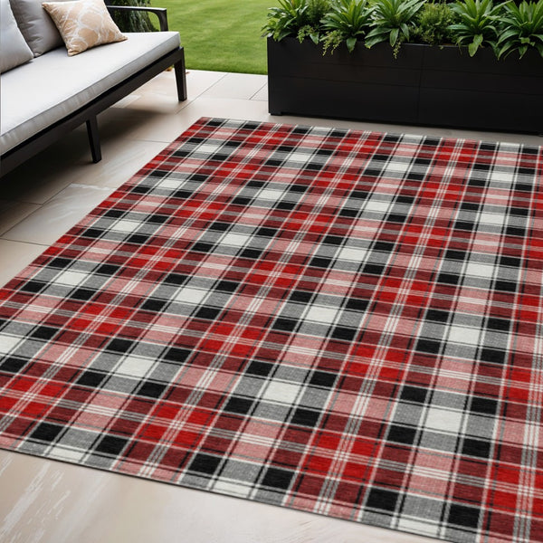 HomeRoots 5' X 8' Plaid Washable Area Rug in Black, Red, and White – Durable Indoor/Outdoor Style for Every Space 621425
