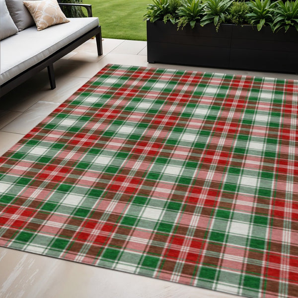 HomeRoots 5' Emerald Red and White Plaid Indoor Outdoor Area Rug - Durable, Washable, Perfect for Any Space! 621431