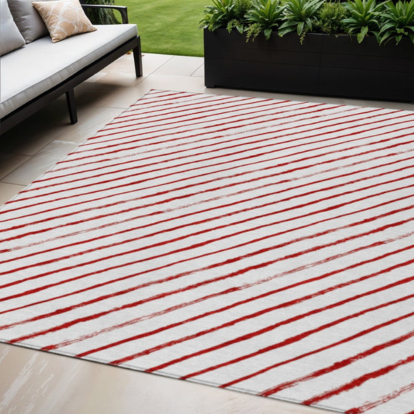 HomeRoots 5' Washable Red and White Striped Area Rug for Indoor and Outdoor Use - Durable, Stylish, Easy Care! 621497