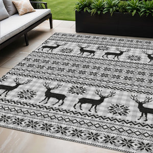 HomeRoots 5' X 8' Rustic Deer Area Rug – Stylish Silver, Black & Ivory Design for Indoor/Outdoor Use, Washable! 621551
