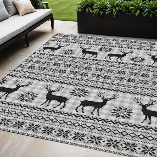 HomeRoots 5' X 8' Rustic Deer Area Rug – Stylish Silver, Black & Ivory Design for Indoor/Outdoor Use, Washable! 621551