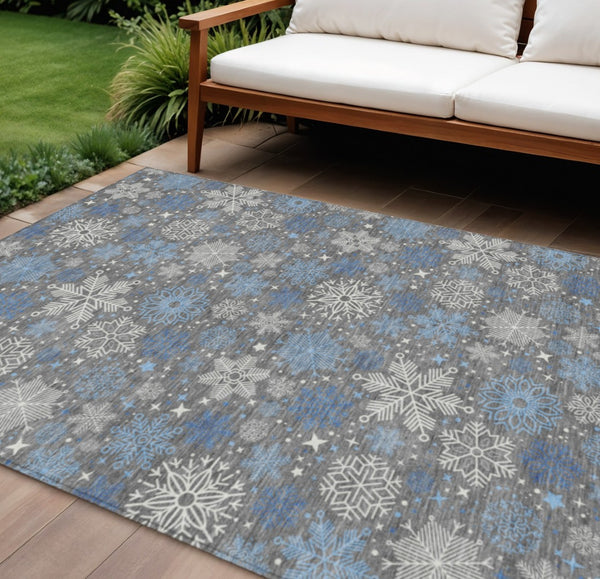 HomeRoots 8' X 10' Stylish Gray Blue and Ivory Snowflake Washable Rug - Durable Indoor/Outdoor Design! 621625