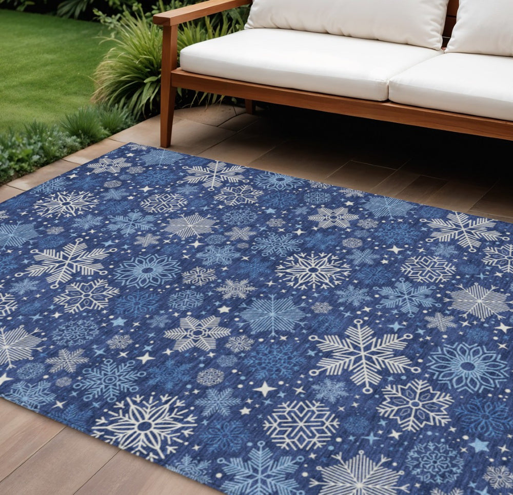 HomeRoots 9' Indoor Outdoor Area Rug - Navy Blue & Ivory Snowflake Design, Machine Washable, Stain-Resistant 621638