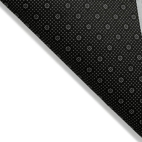 HomeRoots 5' Stylish Gray, Black & Ivory Plaid Washable Area Rug – Perfect for Indoor & Outdoor Spaces! 621671